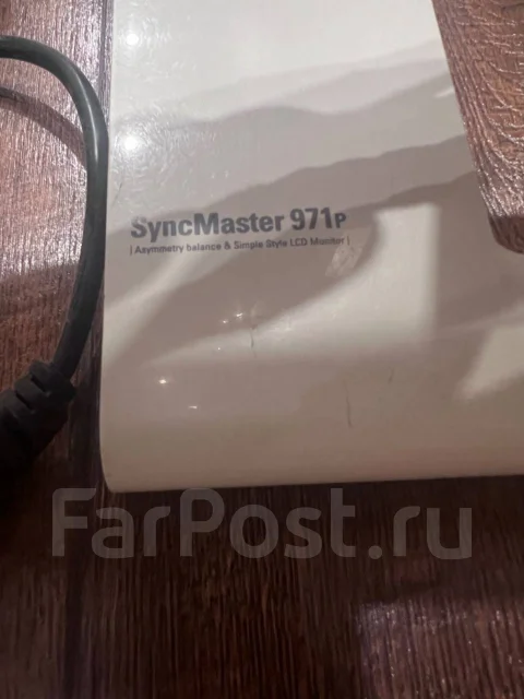 Samsung. 17", ���������� �� (LCD, LED, QLED) ����
