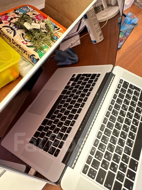 Apple MacBook Pro 15. 15", WiFi: 1, Bluetooth: 1 ����