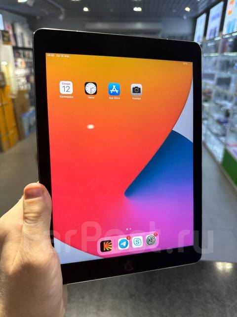 Apple iPad Pro 9.7 128Gb Wi-Fi + LTE. Отличное состояние. Гарантия, 12. ...