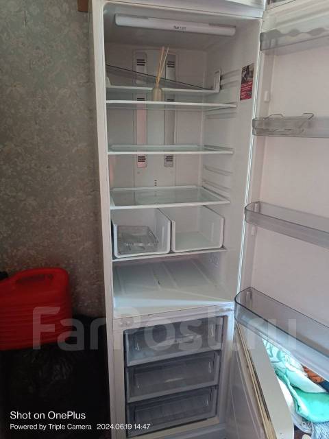 Холодильник двухкамерный Hotpoint Ariston, б/у, в наличии. Цена: 5 500 ...