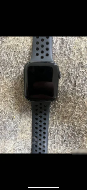 Apple Watch SE Nike ����
