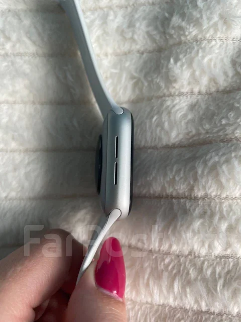 Apple Watch SE 2 ����