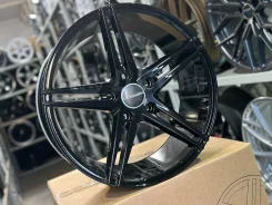 Vossen VPS-302. 7.5x17", 5x114.3, ET35, �� 73,1���. ��� ����� �� ����������� ����
