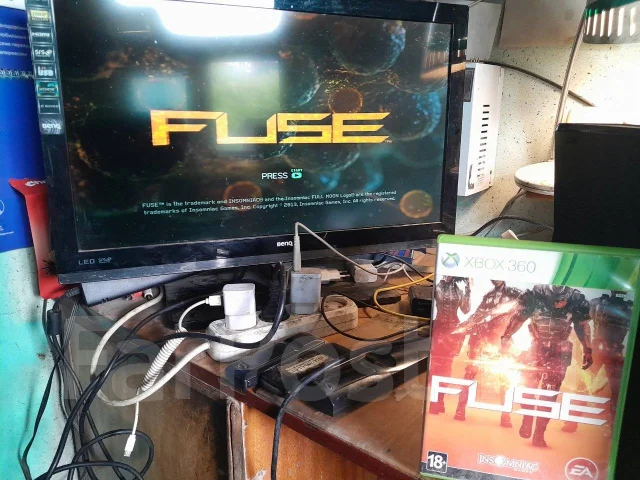 Microsoft Xbox 360 Slim ����