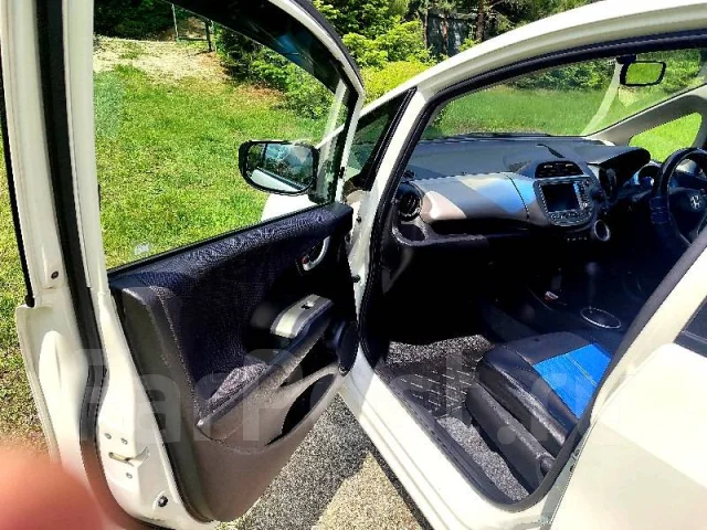 Honda Fit. ��������, ��������, 1.3 (88��.�.), ������, 129 020����. �� ����