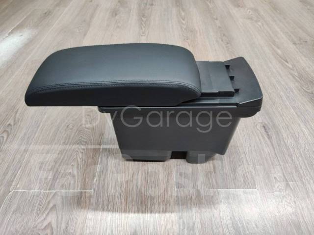 Подлокотник Toyota Yaris Cross 2020++ купить во Владивостоке по цене: 2 ...