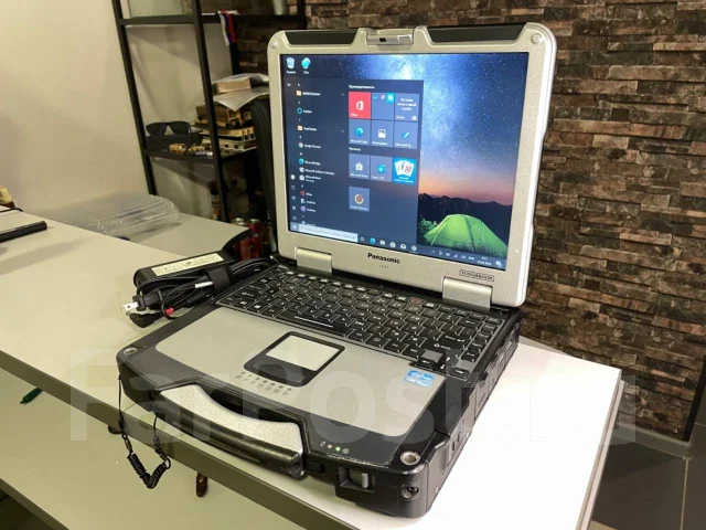 Panasonic Toughbook CF-31. 13.3", 2,5����, ��� 8 ��, ���� 240���, WiFi: 1, Bluetooth: 1, ����������� �� 6��. ��� ����� �� ������������ ����