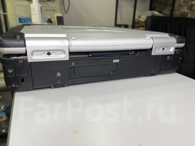 Panasonic Toughbook CF-31. 13.3", 2,5����, ��� 8 ��, ���� 240���, WiFi: 1, Bluetooth: 1, ����������� �� 6��. ��� ����� �� ������������ ����