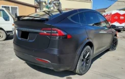 Tesla Model X ����