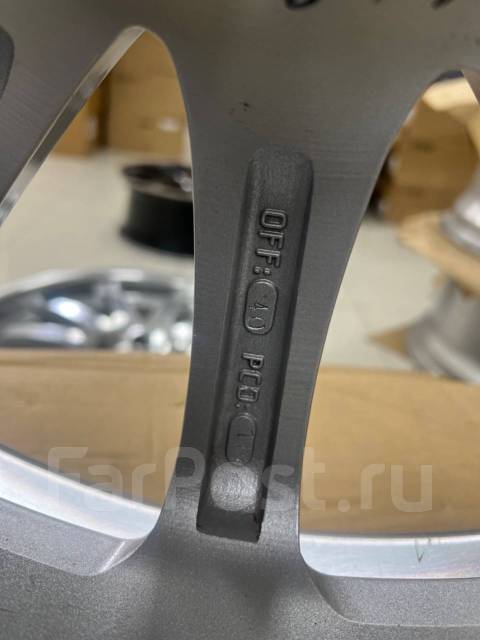 Carlsson. 9.5/8.5x20", 5x114.3, ET40/40, �� 73,1���. ����