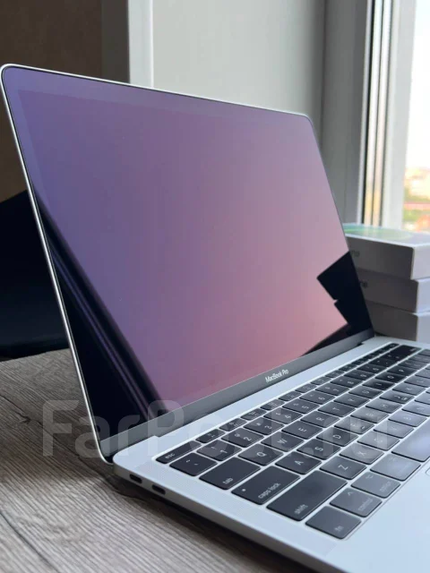 Apple MacBook Pro 13 2017 Mid. 13.3", 2,3����, ��� 8 ��, ���� 256���, WiFi: 1, Bluetooth: 1, ����������� �� 10��. ����