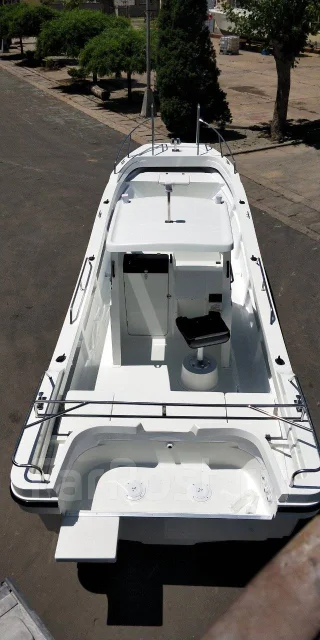 Avanraid C260 Angler. ����� 8��., ��������� ��� ���������, 200��.�., ������. ��� ����� �� ������������ ����
