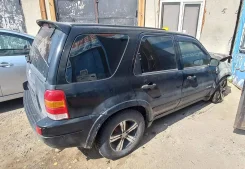 Ford Escape. YF ����