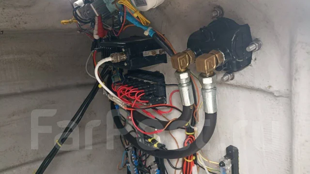 Nissan Suncat. 1990 ���, ����� 7,7��., ��������� ���������, 250��.�., ������ ����