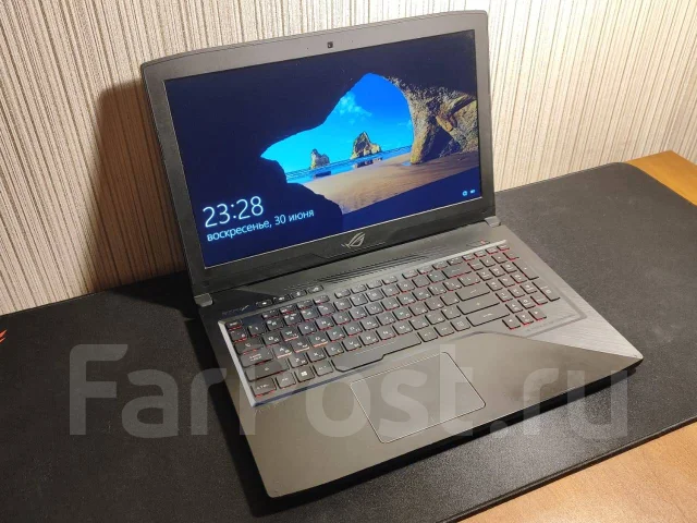 Asus ROG. 15.6", 2,5����, ��� 12 ��, ���� 1 000���, WiFi: 1, Bluetooth: 1, ����������� �� 1��. ����