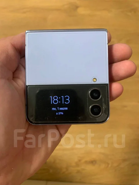 Samsung Galaxy Z Flip4. �/�, 256 ��, ���������� ����