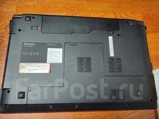 Lenovo B570e. 15.6", 1,5����, ��� 4 ��, ���� 240���, WiFi: 1, Bluetooth: 1, ����������� �� 3��. ����