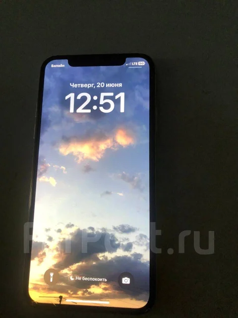 Apple iPhone X. �/�, 64 ��, �����, 4G LTE, ����������, NFC ����