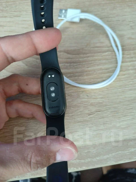Xiaomi Smart Band 8. IP68 ����