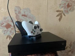Microsoft Xbox One X ����