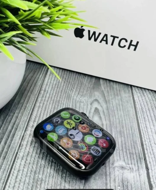 Apple Watch Series 8. NFC ����