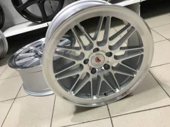 Vossen LC-107. 8.0x18", 5x114.3, ET30, �� 73,1���. ��� ����� �� ����������� ����