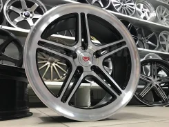 Vossen LC-102. 8.0x18", 5x114.3, ET35, �� 73,1���. ��� ����� �� ����������� ����