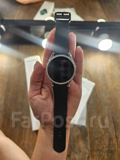 Samsung Galaxy Watch4 ����