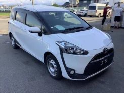 Toyota Sienta ����