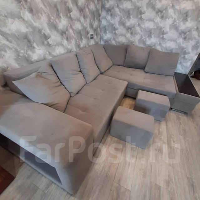 Диван угловой большой, б/у, в наличии. Цена: 45 000₽ в Уссурийске