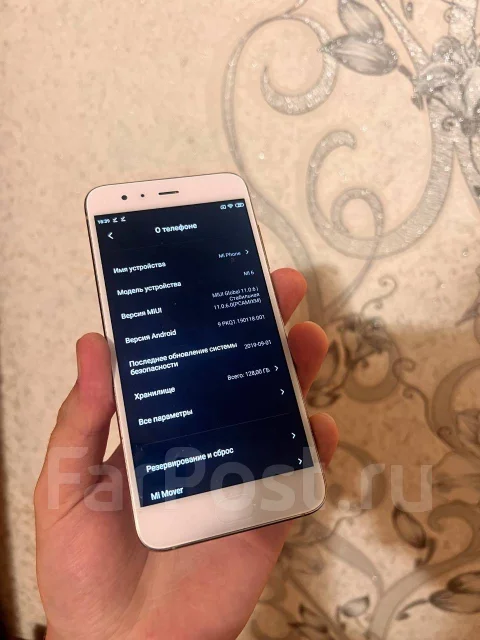 Xiaomi Mi6. �/�, 128 ��, �����, 3G, 4G LTE, Dual-SIM, NFC ����