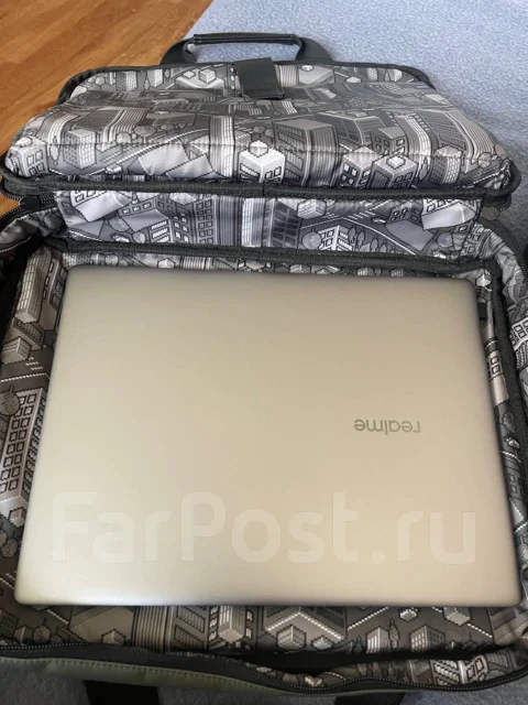 Realme Book. 14", 2,4����, ��� 8 ��, ���� 512���, WiFi: 1, Bluetooth: 1 ����