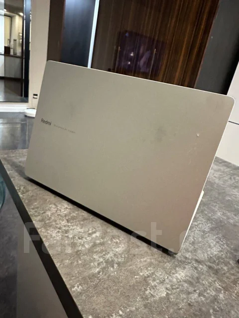 Xiaomi RedmiBook 14. 14", ��� 8 ��, ���� 500���, WiFi: 1, Bluetooth: 1 ����