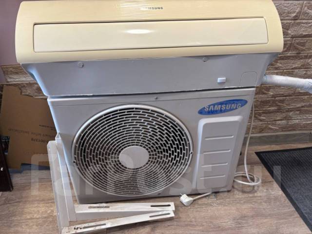 Сплит-система Samsung AR12Hqfnawkner, On-Off, комплект, 35 м², б/у, в ...