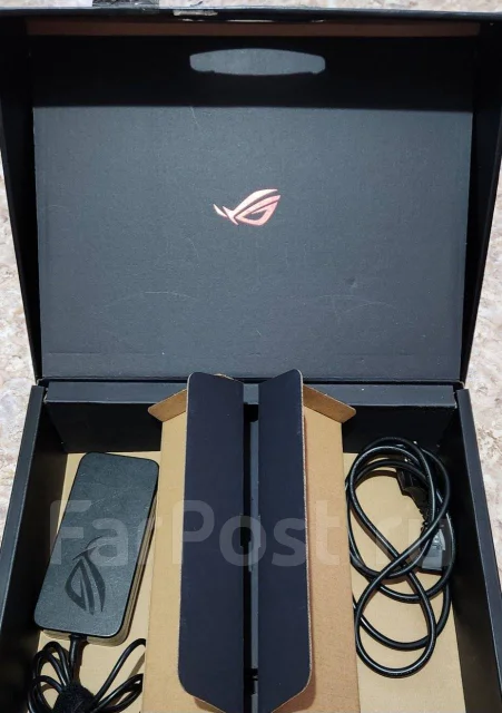 Asus ROG Strix Scar II. 15.4", 144����, ��� 32 ��, ���� 1 024���, WiFi: 1, Bluetooth: 1 ����