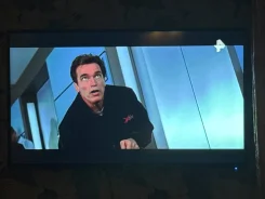 ����� ����