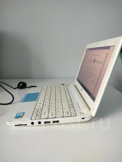 Acer Aspire One Happy2-N578Qb2b. 10.1", 1,7����, ��� 2048 ��, ���� 300���, WiFi: 1, ����������� �� 3��. ����