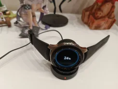Samsung Galaxy Watch ����