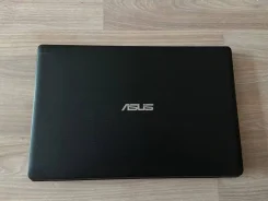 Asus X552M. 15.6", 2,1����, ��� 8 ��, ���� 512���, WiFi: 1, Bluetooth: 1, ����������� �� 4��. ����