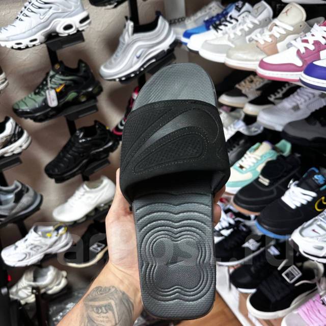 Nike slippers showroom price hotsell