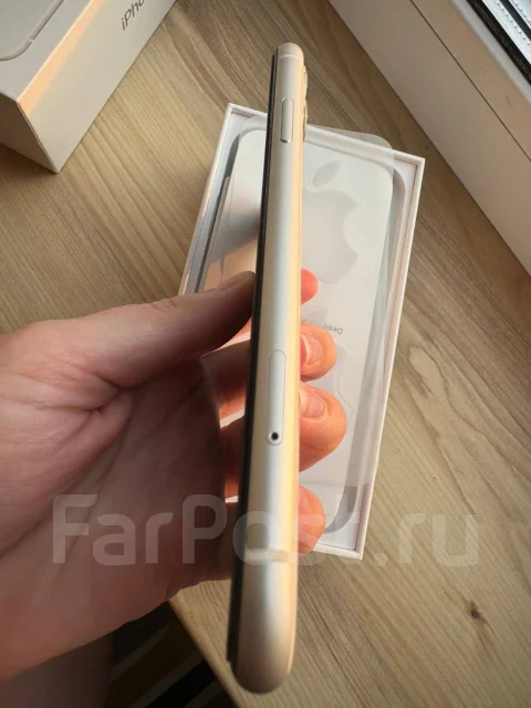 Apple iPhone 11. �/�, 64 ��, �����, Dual-SIM ����