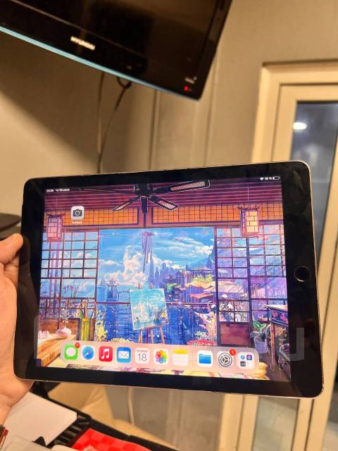 Apple iPad 2017, 9.7 дюймов, iOS, 32 гб, б/у, в наличии. Цена: 8 490 ...
