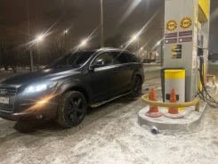 Audi Q7 ����