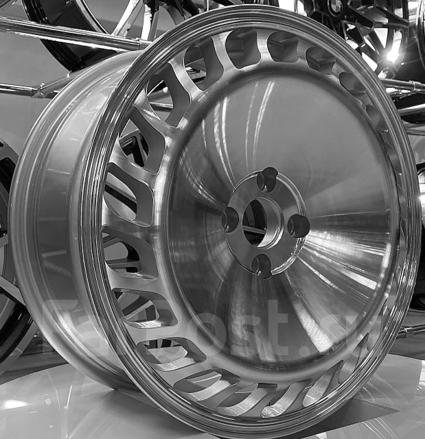 Messer. 7.5x17", 4x100, ET35, �� 67,1���. ����