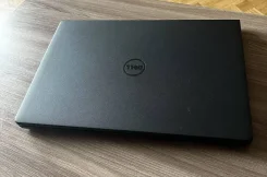 Dell Inspiron. 15.6", 2����, ��� 4 ��, ���� 256���, WiFi: 1, Bluetooth: 1, ����������� �� 6��. ����