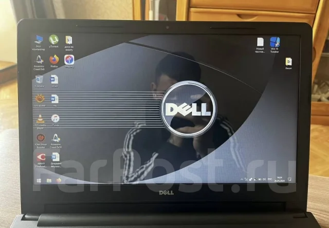 Dell Inspiron. 15.6", 2����, ��� 4 ��, ���� 256���, WiFi: 1, Bluetooth: 1, ����������� �� 6��. ����