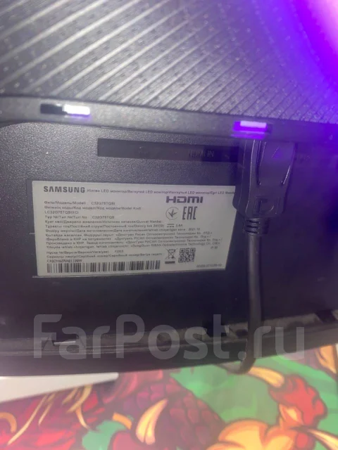 Samsung. 31.5", ���������� �� (LCD, LED, QLED) ����