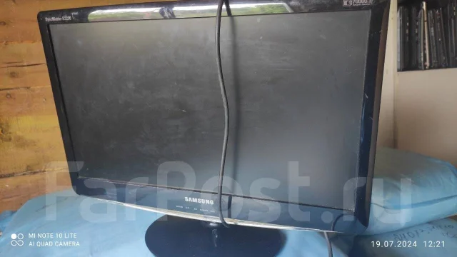 Samsung. 22", ���������� �� (LCD, LED, QLED) ����