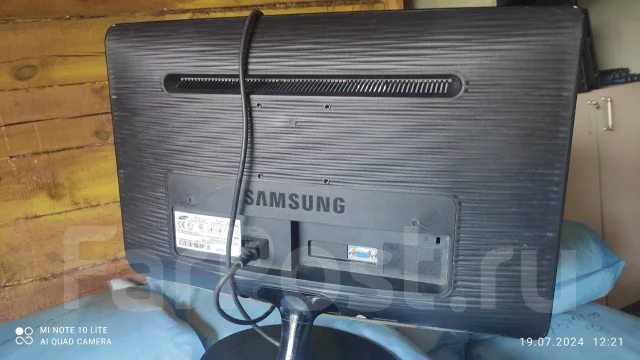 Samsung. 22", ���������� �� (LCD, LED, QLED) ����
