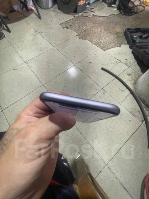 Apple iPhone 11. �/�, 128 ��, 4G LTE, ����������, NFC ����